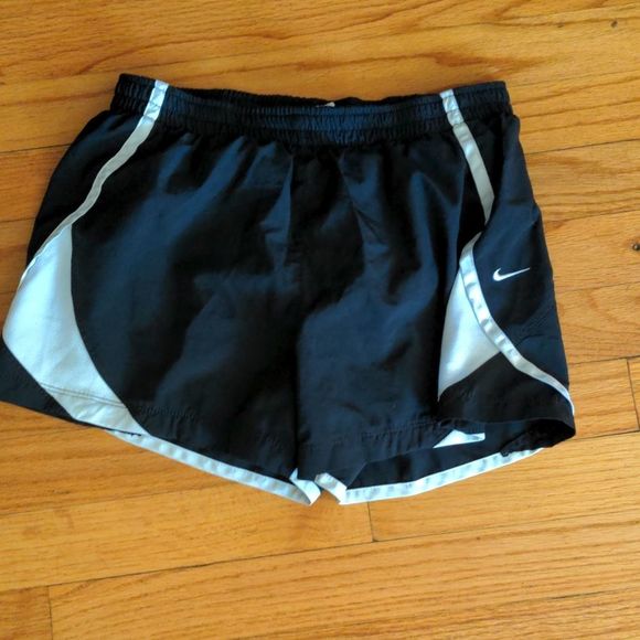 like new Nike women's running shorts size s key pocket inside - Picture 2 of 7